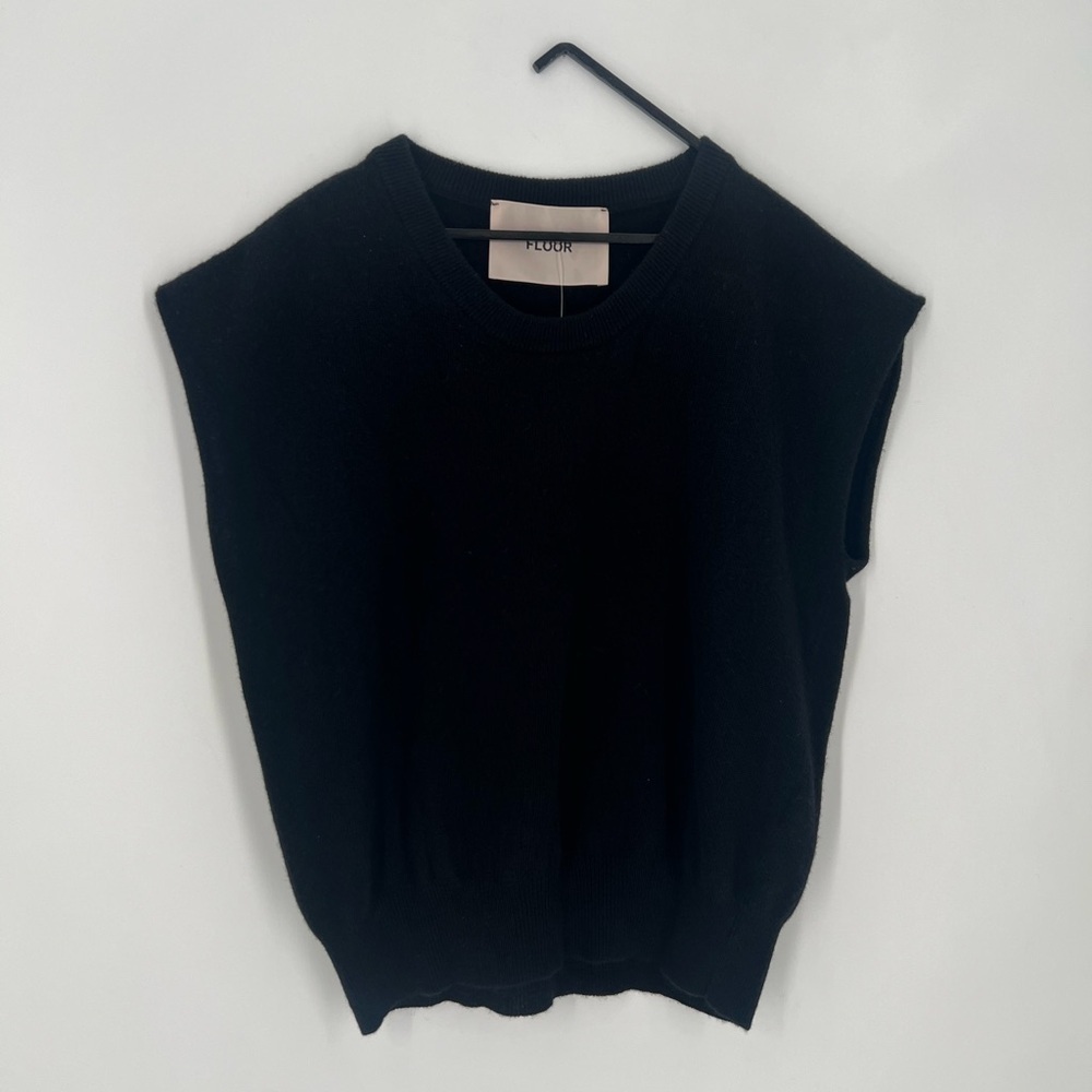 FLOOR Clothing 100% Extra Fine Merino Wool Black Sleeveless Sweater Vest Top